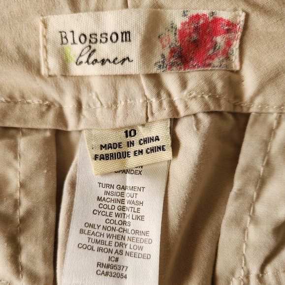 Blossom & Clover Cargo Ankle Pants - Picture 3 of 6